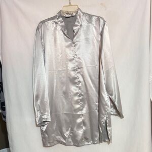 Diane Von Furstenberg Silver Satin ButtonFront Blouse,Size 2X,NWT,MAKE AN OFFER